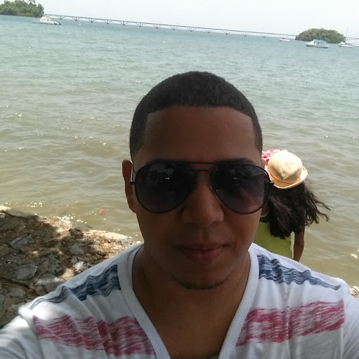 Ronald Alberto Photo 12