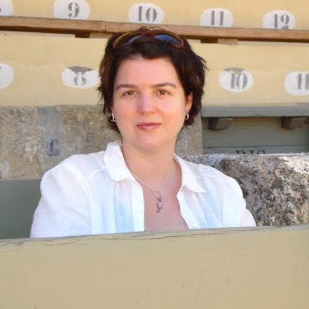 Elizabeth Ruth Photo 35