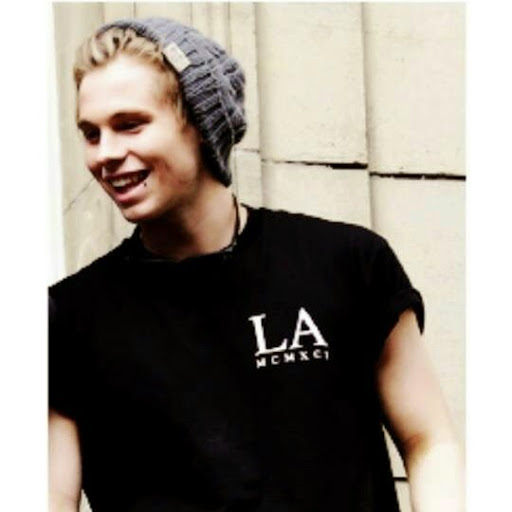 Kelly Morgan Photo 21