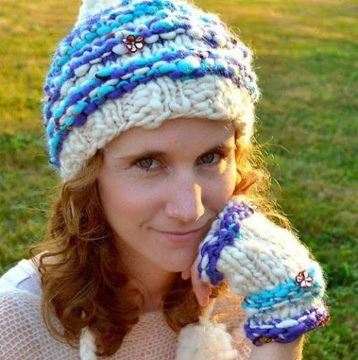 Laura Small Photo 35