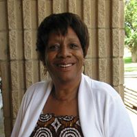 Maxine Ingram Photo 8