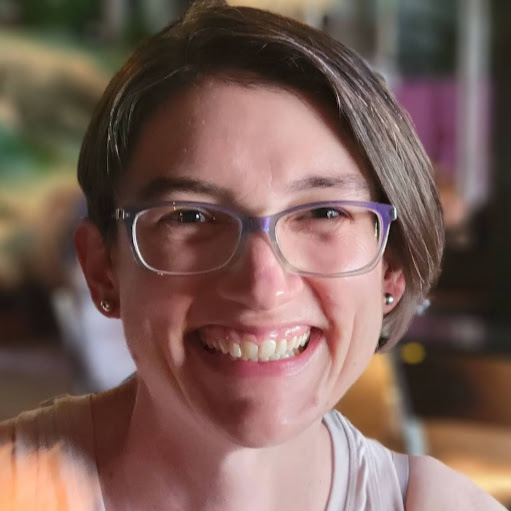 Julie Pinkerton Photo 2