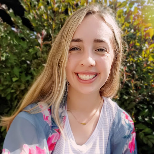 Emma Barnes Photo 42