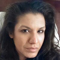 Jennifer Robles Photo 38