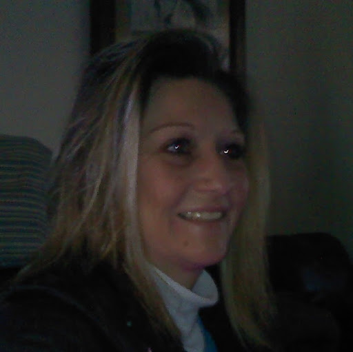 Debbie Holcomb Photo 10
