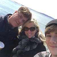 Rebecca Hunt Photo 9