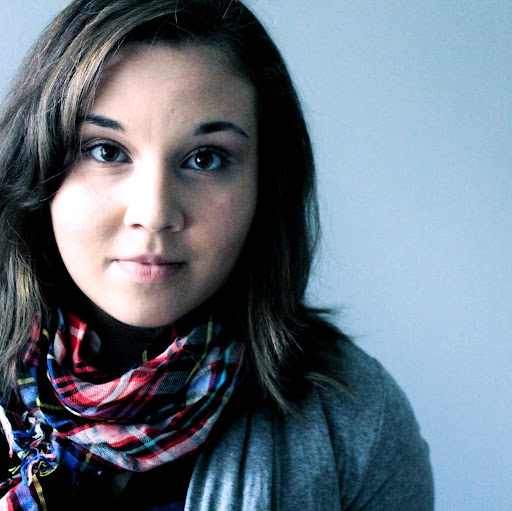 Holly Carter Photo 9