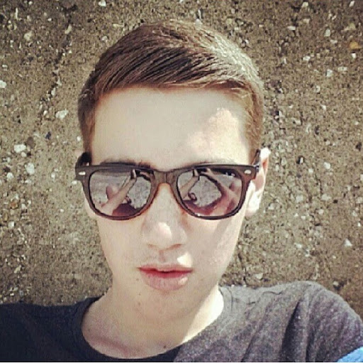 Elliot Howard Photo 5