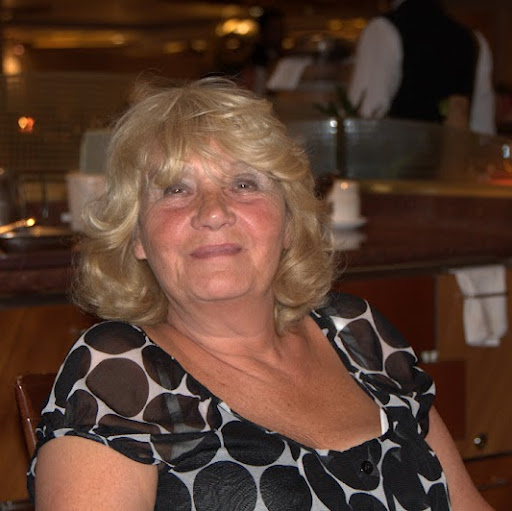 Jean Collins Photo 39