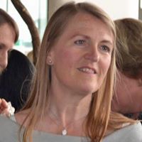 Sarah Wylie Photo 29