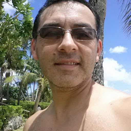 Omar Fuentes Photo 16
