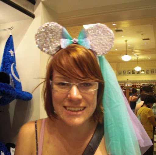 Elizabeth Jensen Photo 16
