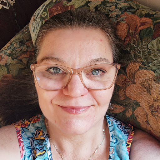 Rebecca Castaneda Photo 21