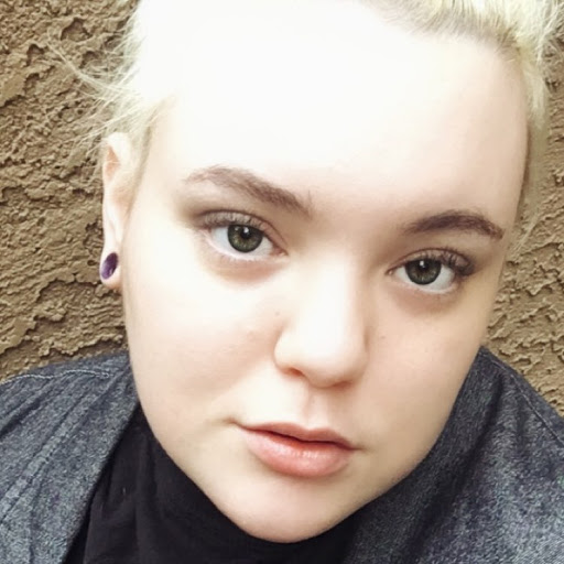 Emily Robbins Photo 27