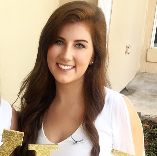 Jessie Armstrong Photo 13