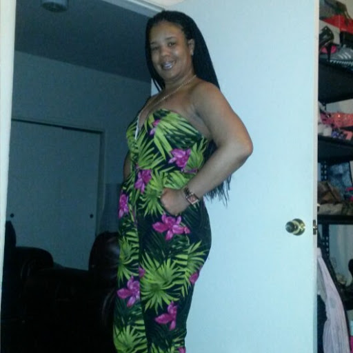 Nicole Howard Photo 45