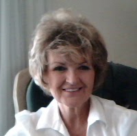 Julie Blanchard Photo 30