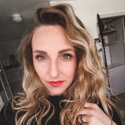 Amanda Carter Photo 17