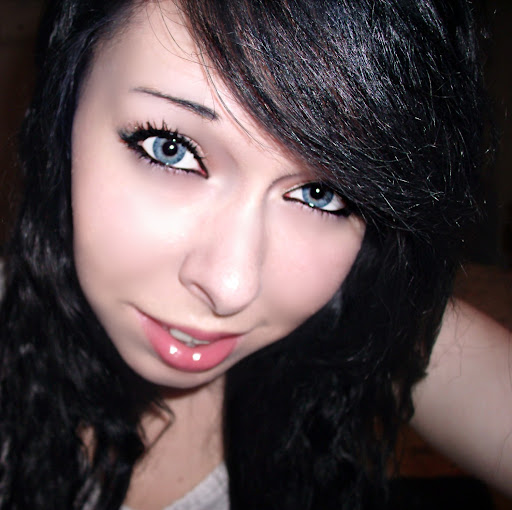 Sarah Bergquist Photo 10