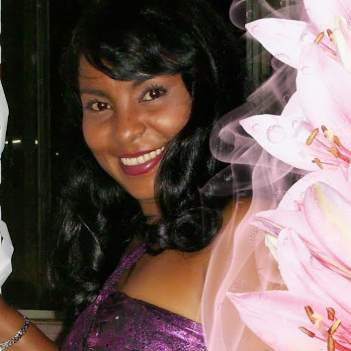 Julia Mendez Photo 10