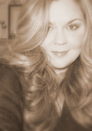 Shelley James Photo 30