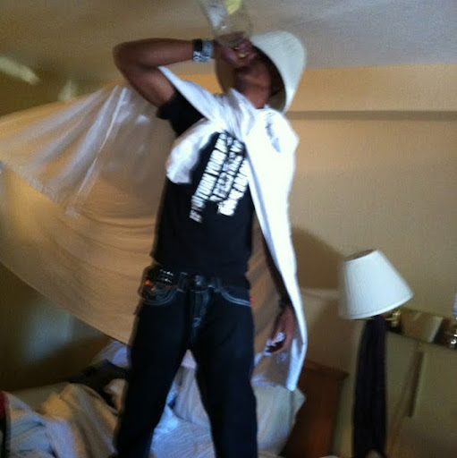 Wesley Robinson Photo 22
