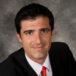 Derek Wills Photo 27