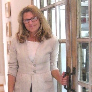 Lisa Bates Photo 12