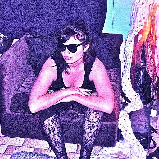 Sarah Irving Photo 11