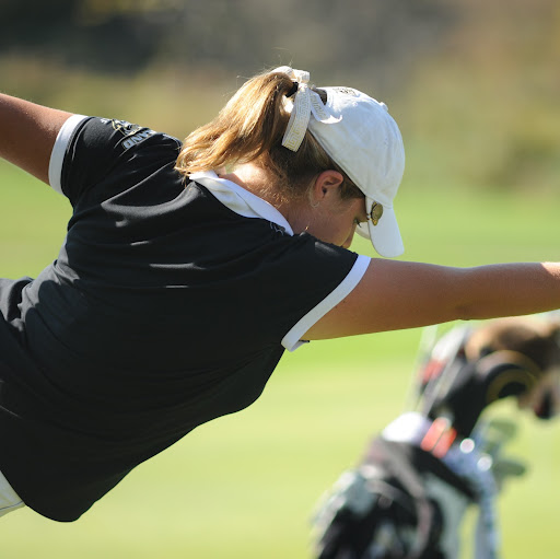 Elizabeth Ecker Photo 6