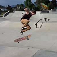 Daniel Bates Photo 32