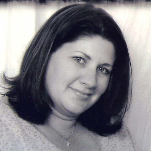 Laura Perkins Photo 10