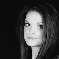 Erica Stacy Photo 10