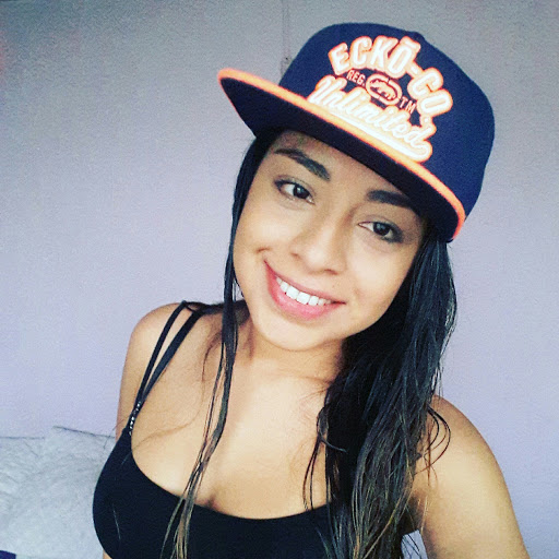 Angela Vela Photo 17