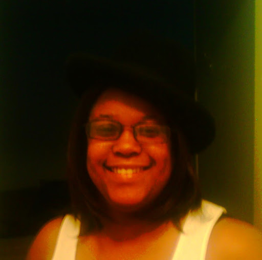 Anissa Holmes Photo 7