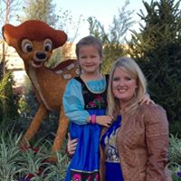 Laura Fields Photo 36