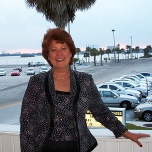 Sarah Thompson Photo 54