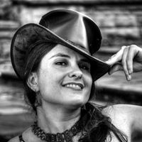 Kristin Ward Photo 28