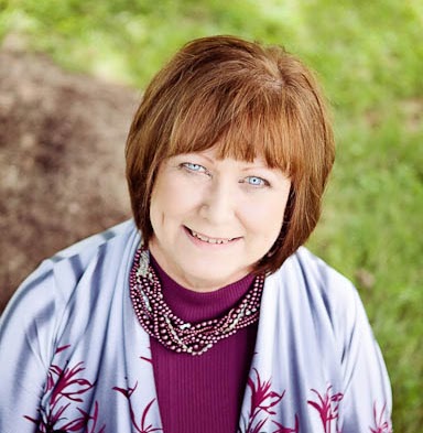 Debra Thacker Photo 16