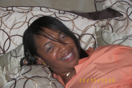 Stephanie Thomas Photo 21