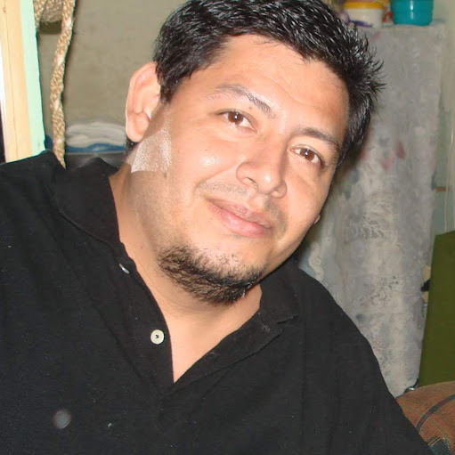 Roberto Burgos Photo 14