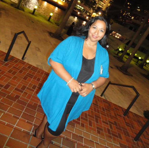 Claudia Gonzalez Photo 27