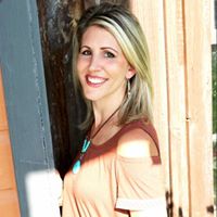 Amanda Mabry Photo 15