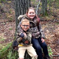 Lindsey Watts Photo 16