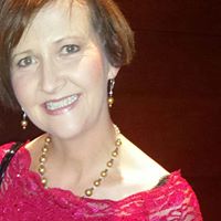 Lorraine Hughes Photo 25