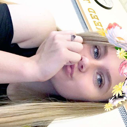 Deanna Davidson Photo 19