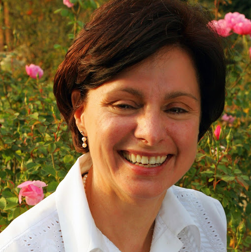 Debbie Matthews Photo 16