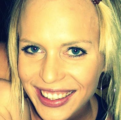 Amber Gardner Photo 36