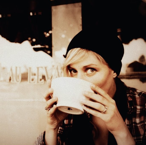 Sarah Drew Photo 30
