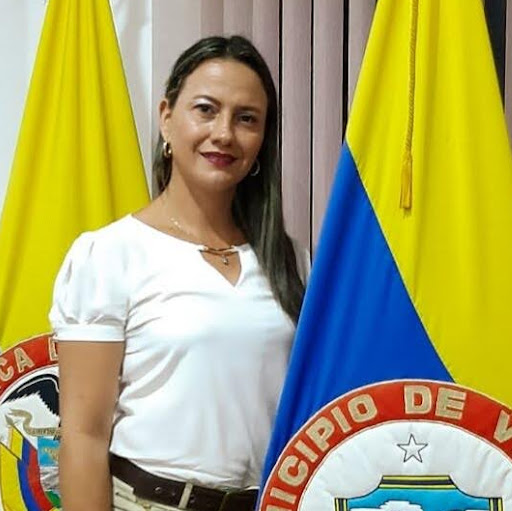 Luz Gomez Photo 11